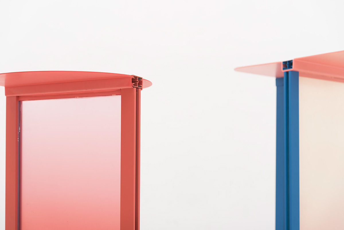 The door language，Material Science，furniture，Female teacher，Framemust，