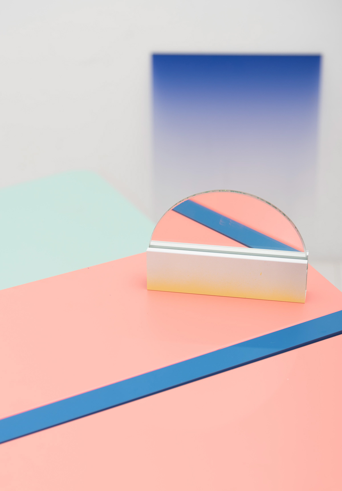 The door language，Material Science，furniture，Female teacher，Framemust，