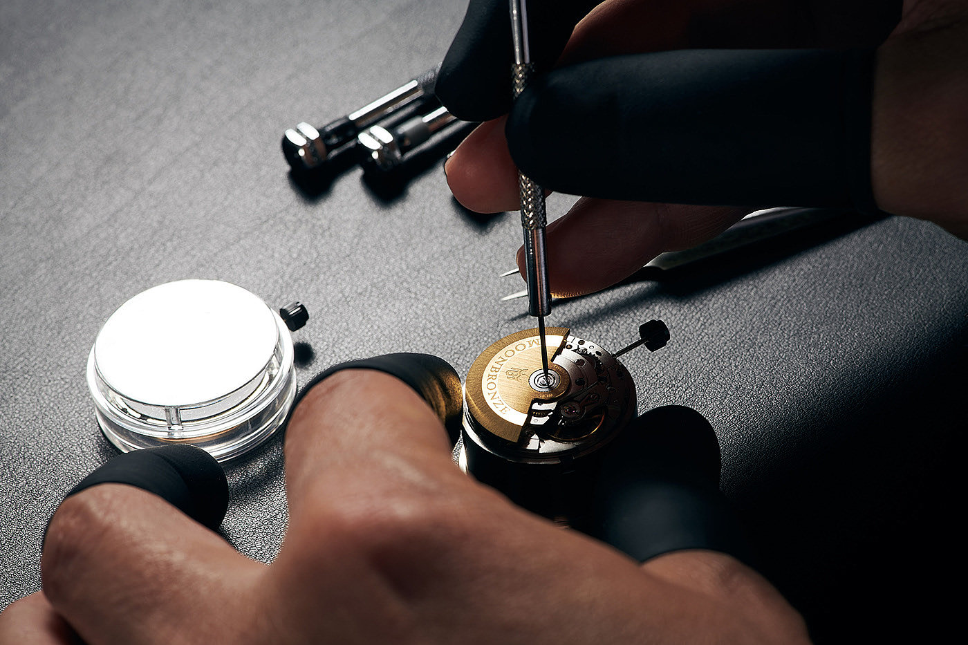 Watchmaker，Moon bronze，Photography，Mechanical watch，Wrist watch，