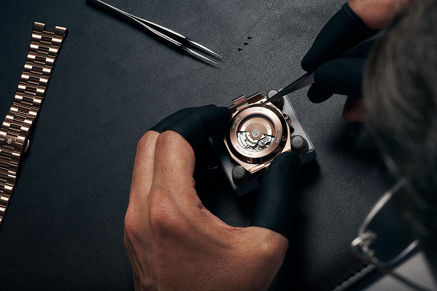 Watchmaker，Moon bronze，Photography，Mechanical watch，Wrist watch，