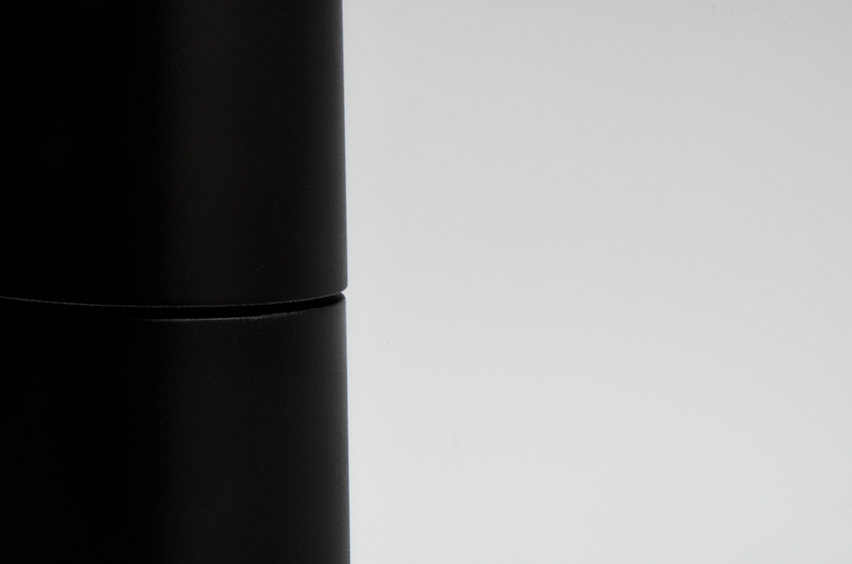 Desk lamp，black，to work in an office，