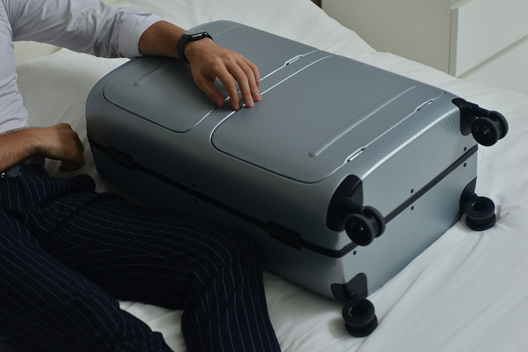 Guard against theft，intelligence，multi-function，Wardrobe，trunk，