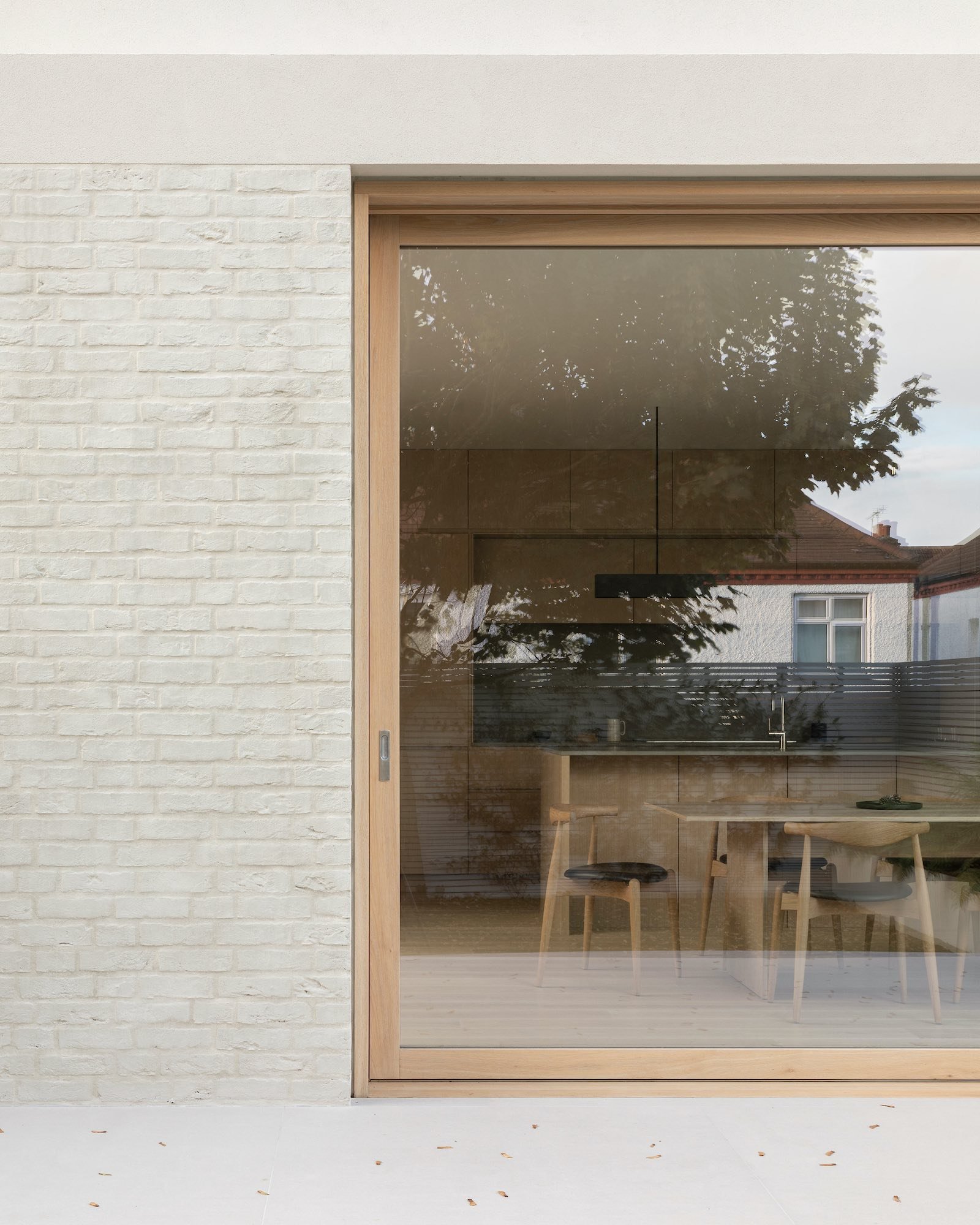 Minimalism，oak，steep hill，