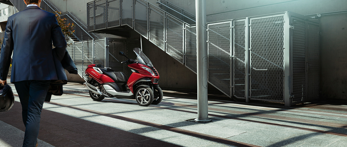 PEUGEOT METROPOLIS，motorcycle，gules，