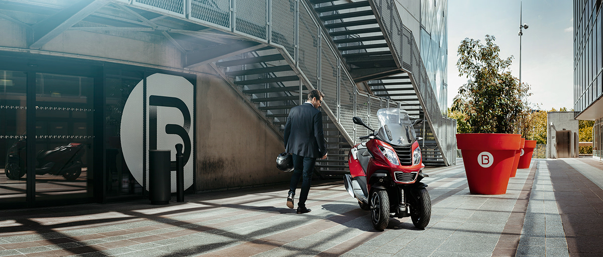 PEUGEOT METROPOLIS，motorcycle，gules，