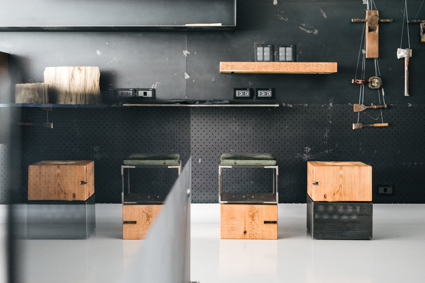 Display Rack，Iron parts，Log，exhibition，