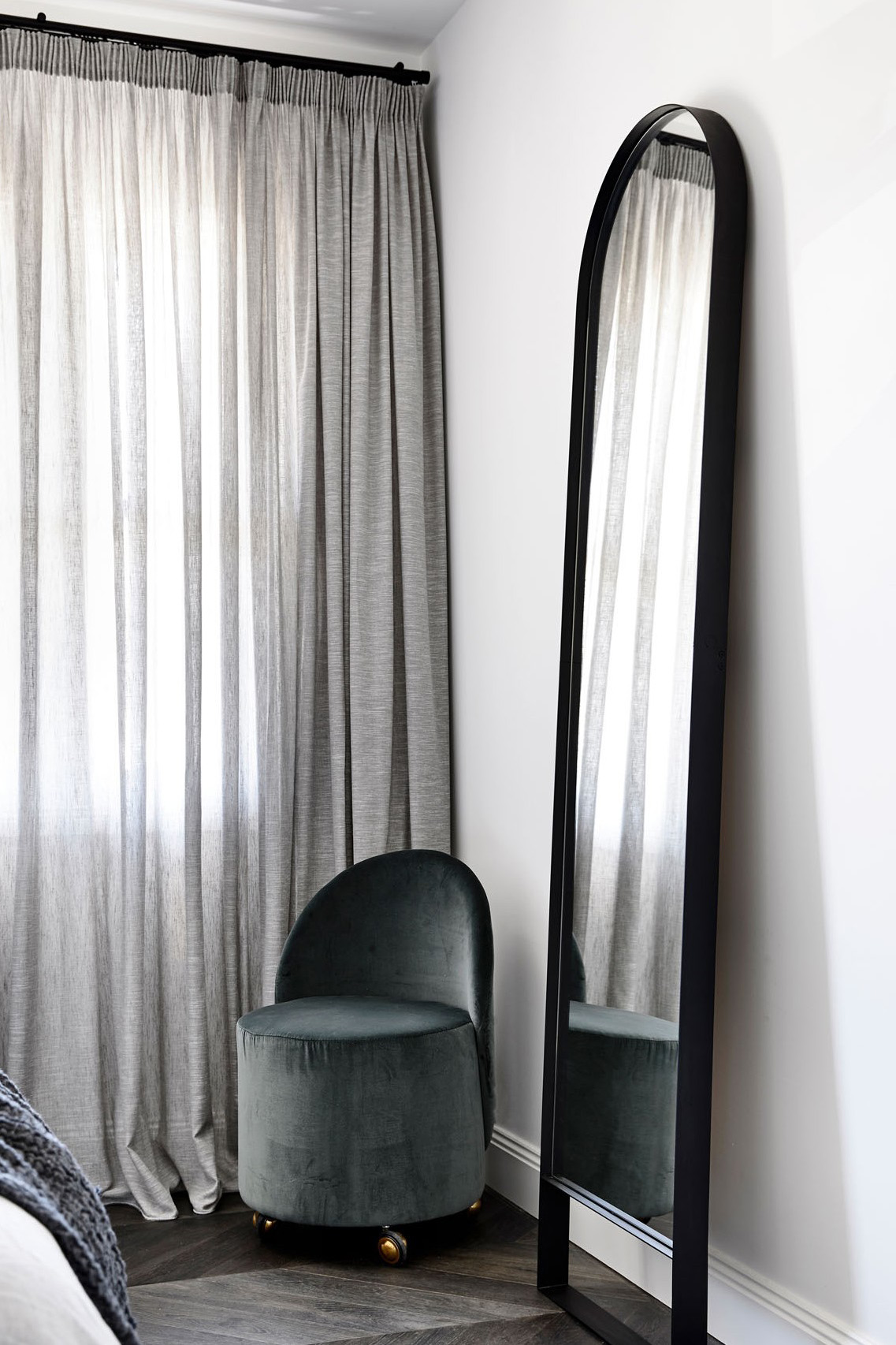 mirror，indoor，Simplicity，Melbourne，