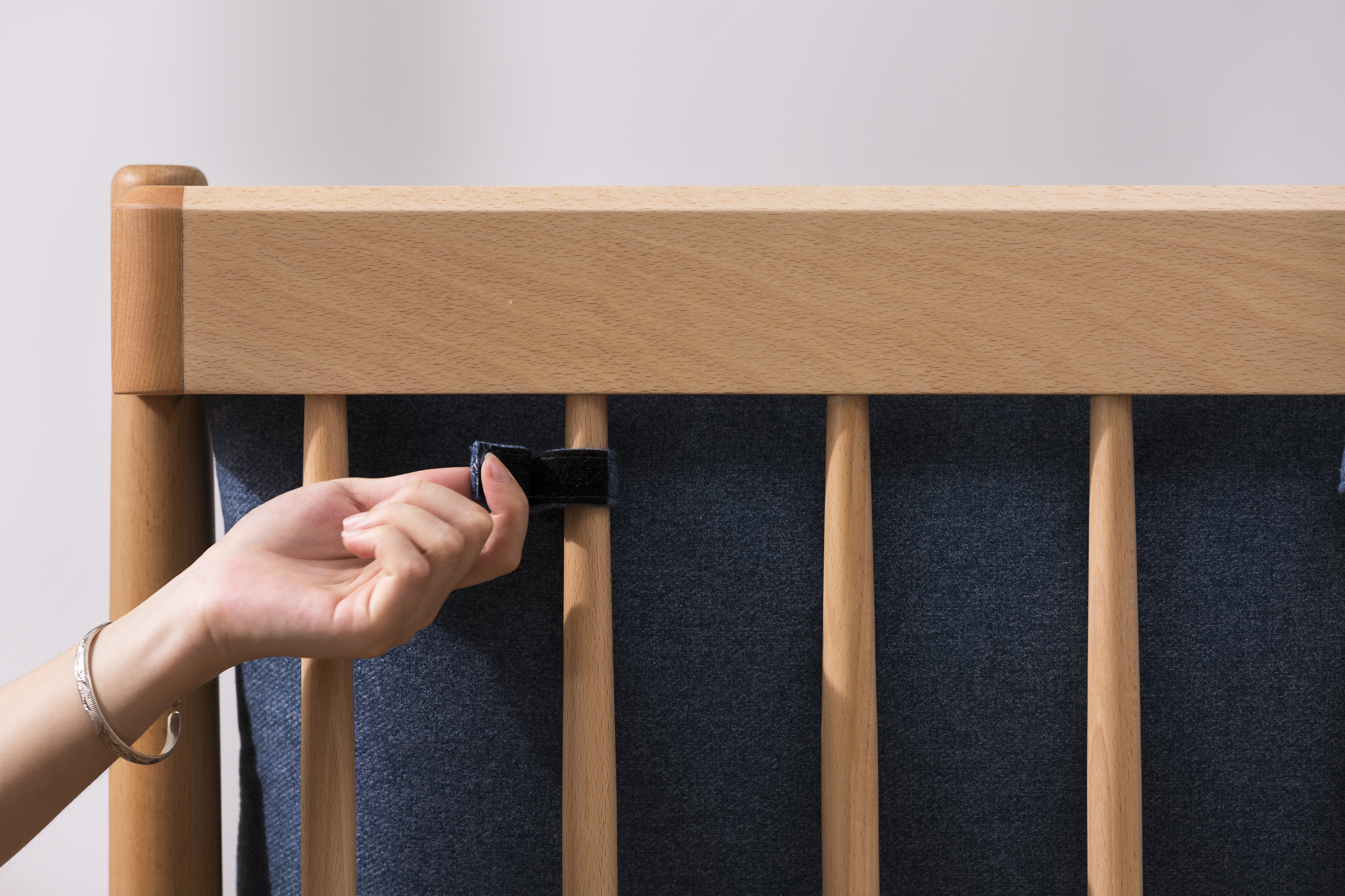 Furniture designer Ren Mengying，