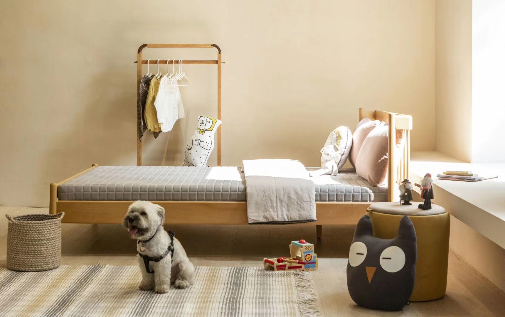 Furniture designer Ren Mengying，