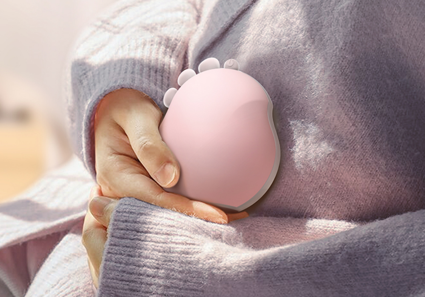 Warm hand treasure product design charge treasure cute, round and gentle palm，