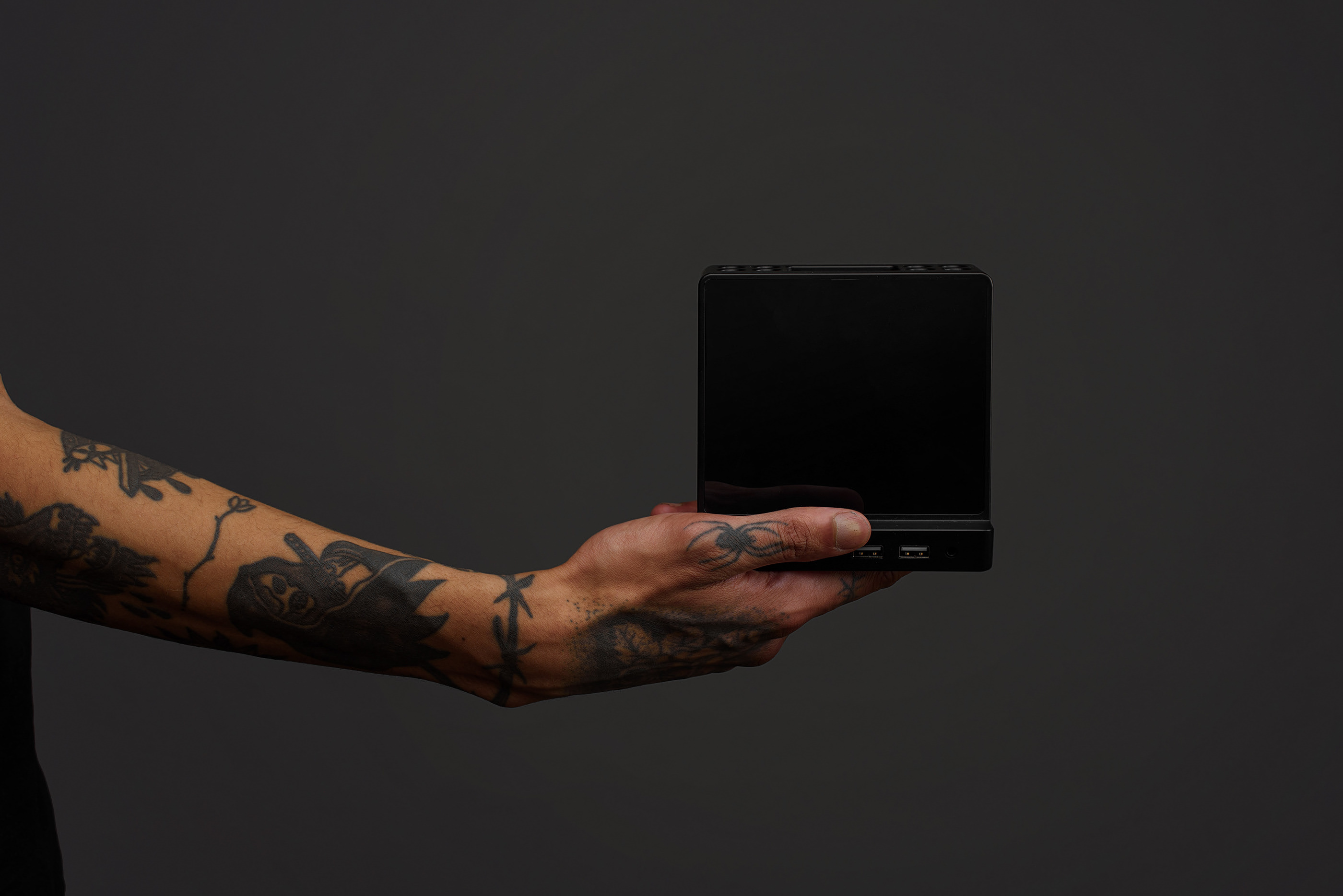 TRANSFORMER，Mobile phone bracket，Coaster，Earphone bracket，Coaster，