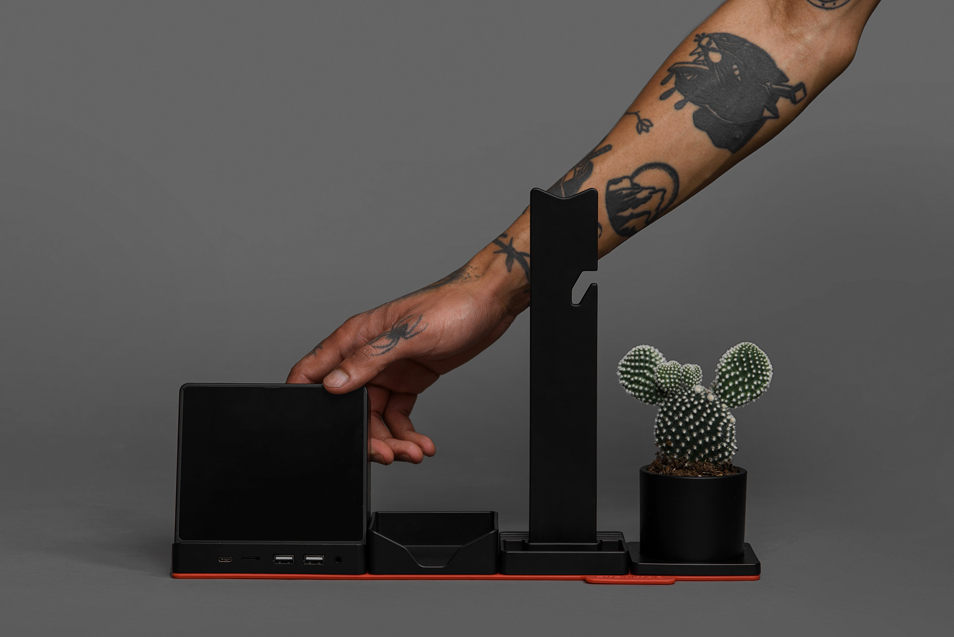 TRANSFORMER，Mobile phone bracket，Coaster，Earphone bracket，Coaster，