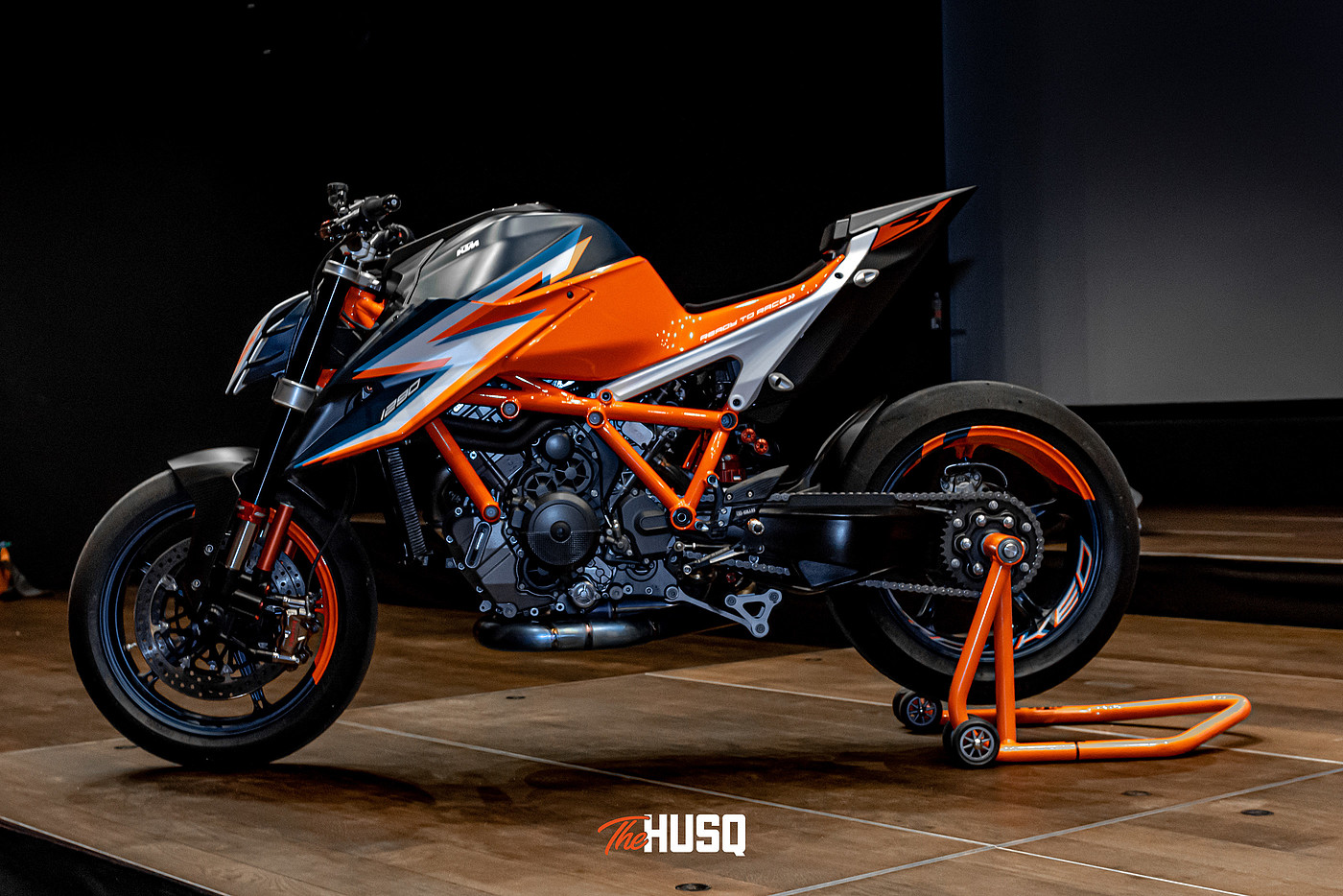 gules，motorcycle，locomotive，Superduke R，Quentin HCH，