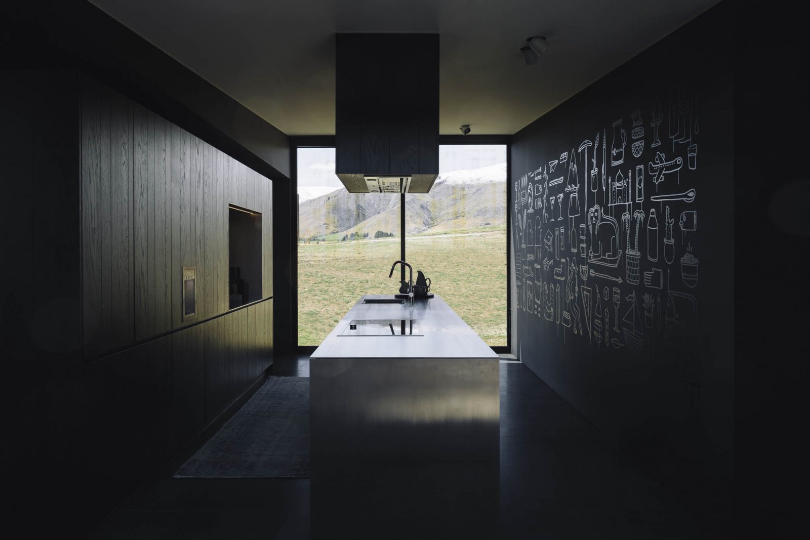 Minimalist，Glass plate，ceramic tile，black，Alpine Terrace House，