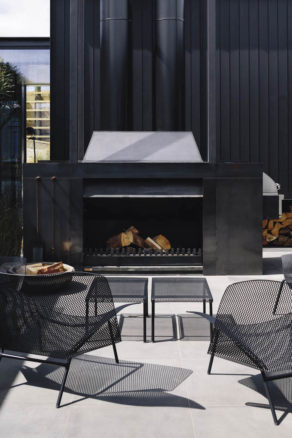 Minimalist，Glass plate，ceramic tile，black，Alpine Terrace House，