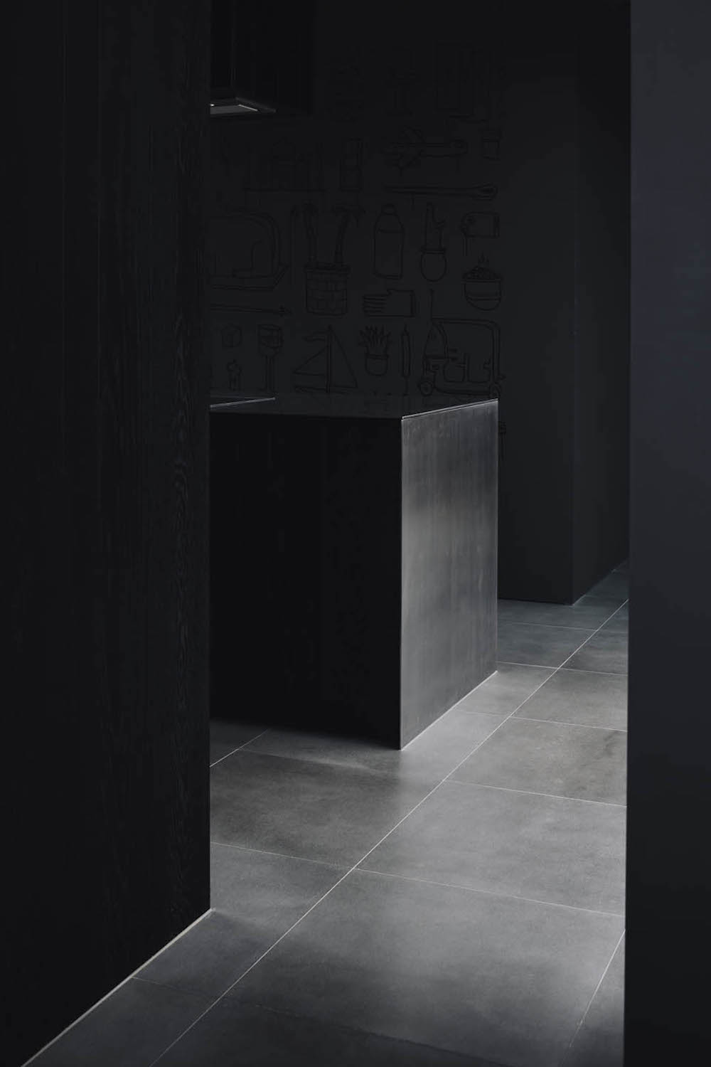 Minimalist，Glass plate，ceramic tile，black，Alpine Terrace House，