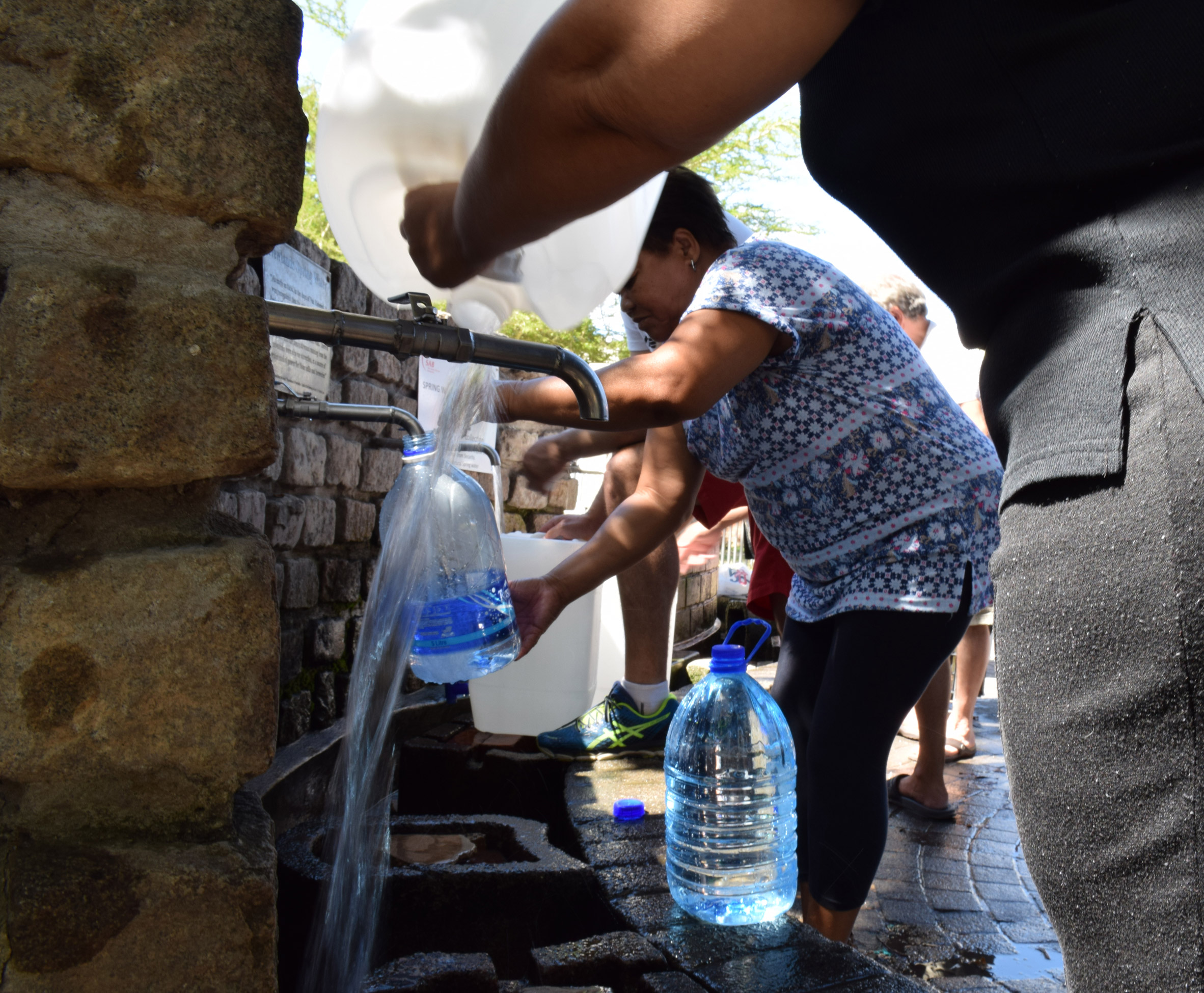 solar energy，stainless steel，drought，Water collecting plate，Studio Sway，