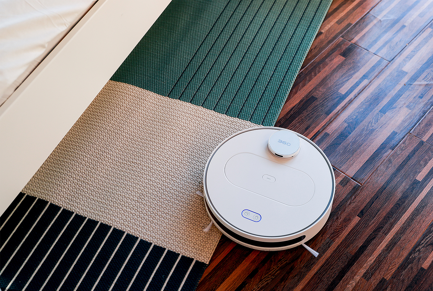360 Qihoo Technology，Shenzhen Jiajian geometric Industrial Design Co., Ltd，360 smart home，sweeping machine，product design，industrial design，Good simple geometry，