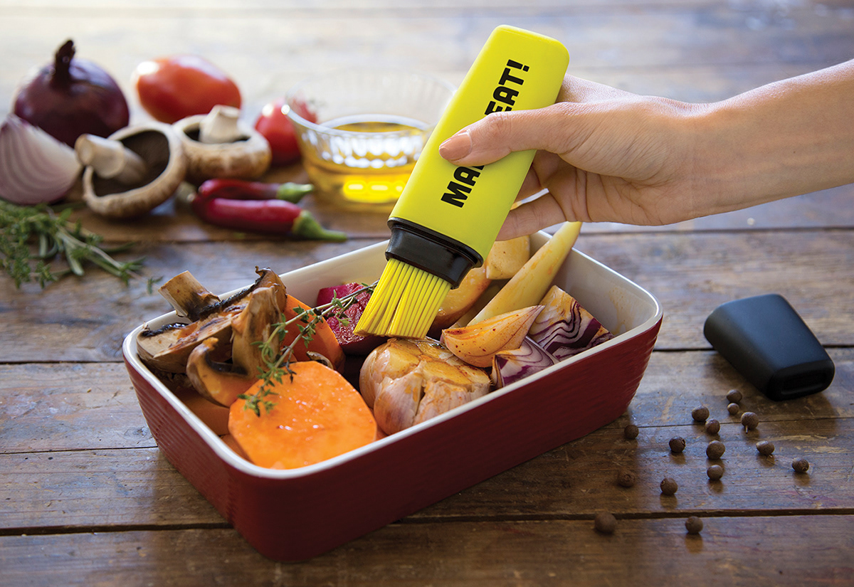 Barbecue brush，Kitchenware，yellow，gules，blue，