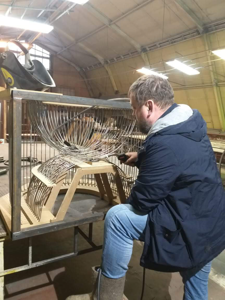 Metal，Chair design，Renaissance armchair，