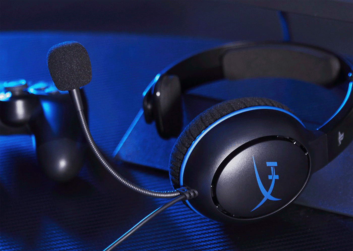 Single ear type，noise reduction，PS4，chat，HyperX Cloud，headset，black，Jimmy Huynh，