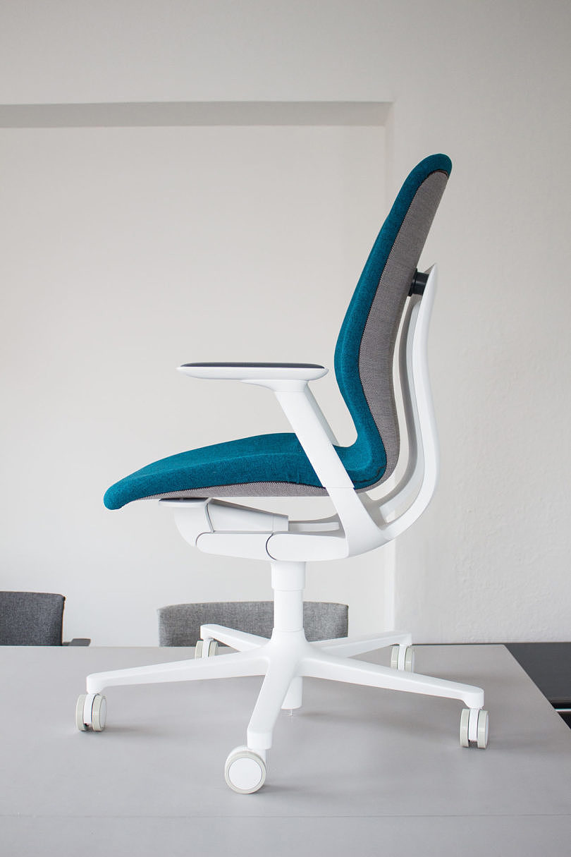 Office chair，At 187 series，furniture，gules，