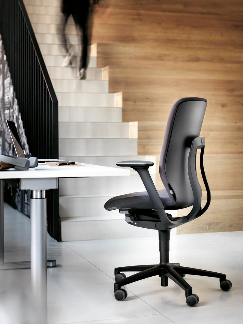Office chair，At 187 series，furniture，gules，