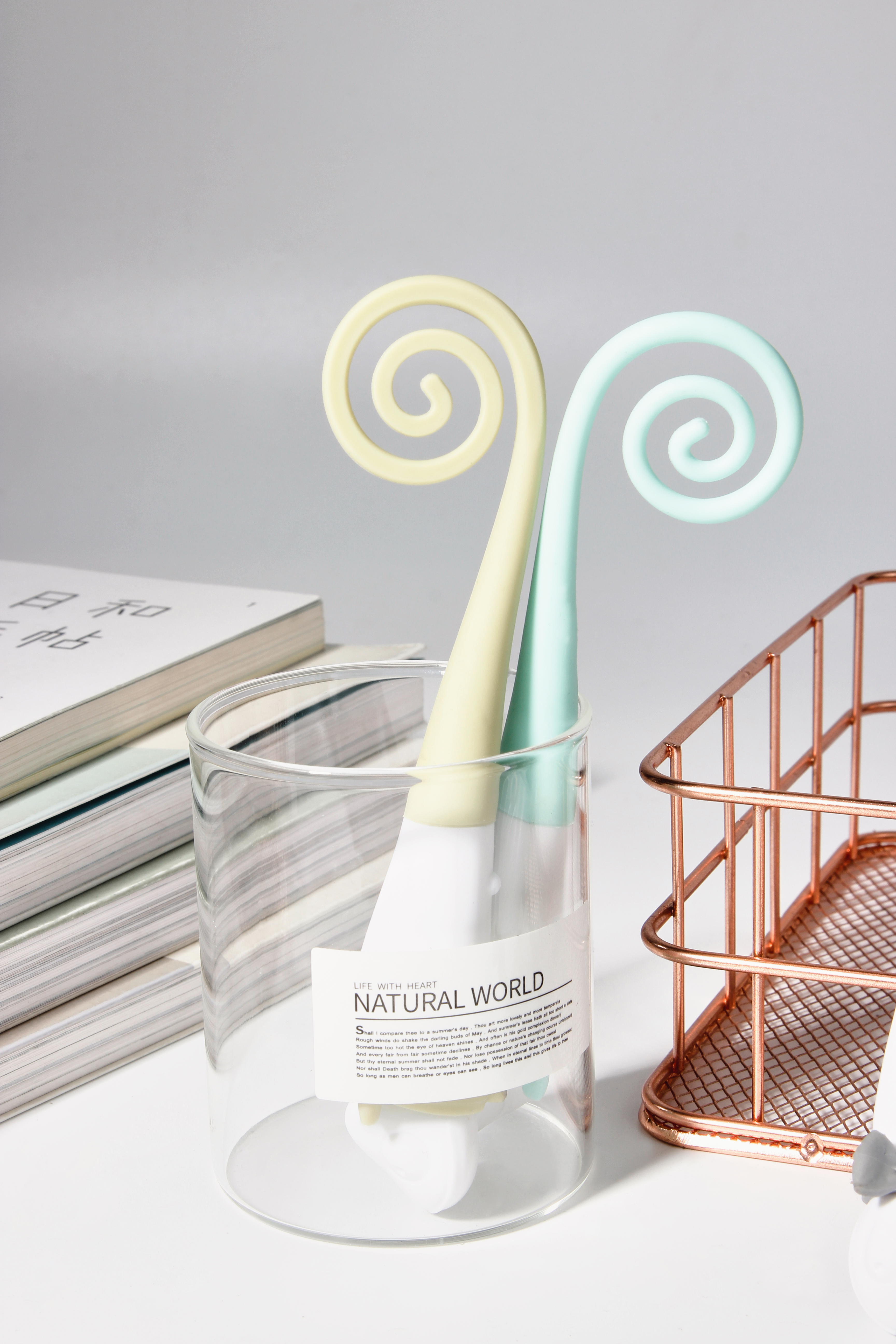 Lizard medium oil pen small fresh cartoon student cute black，