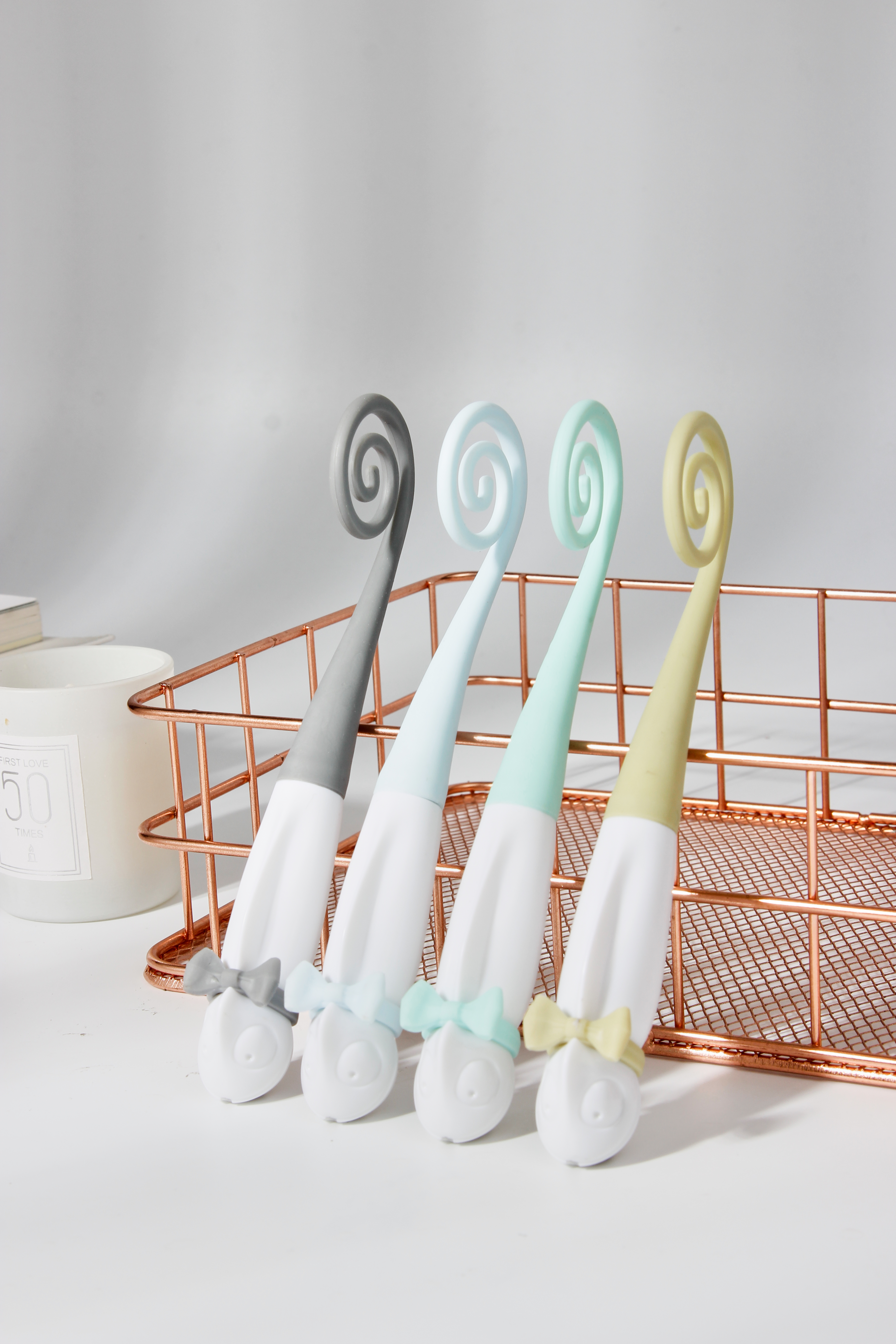 Lizard medium oil pen small fresh cartoon student cute black，