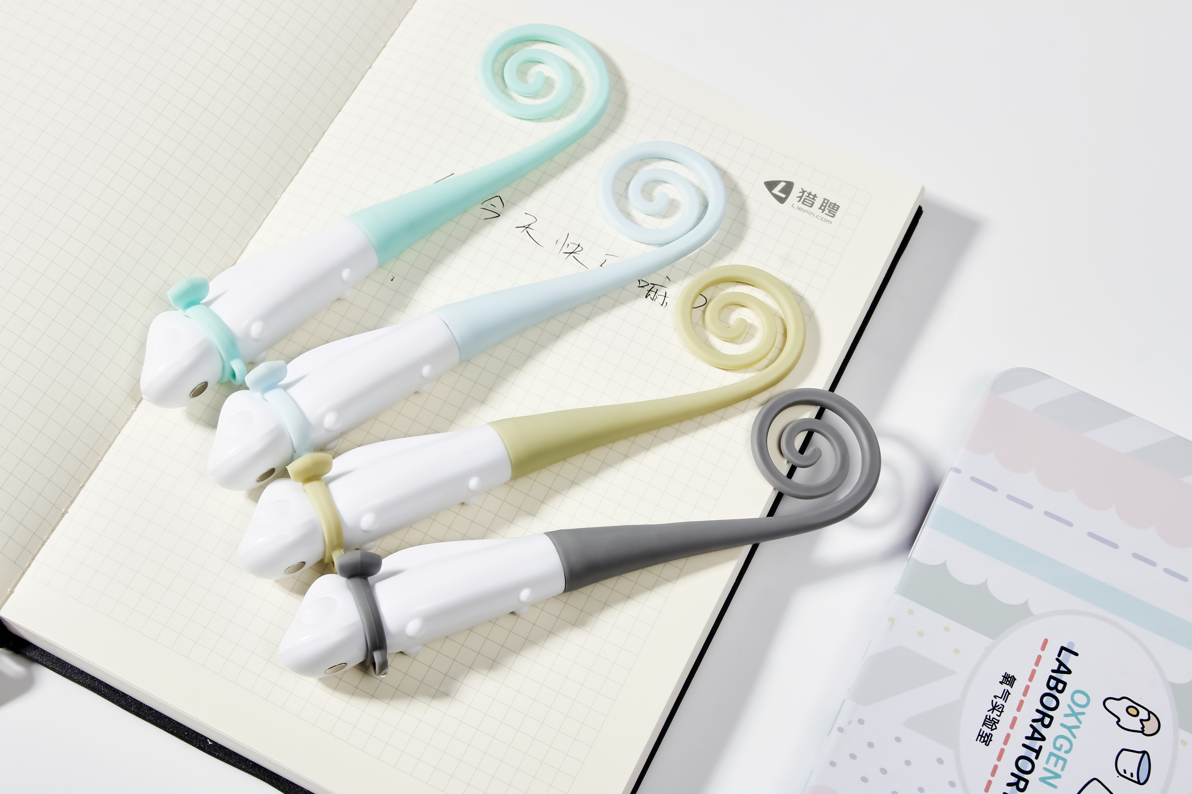 Lizard medium oil pen small fresh cartoon student cute black，