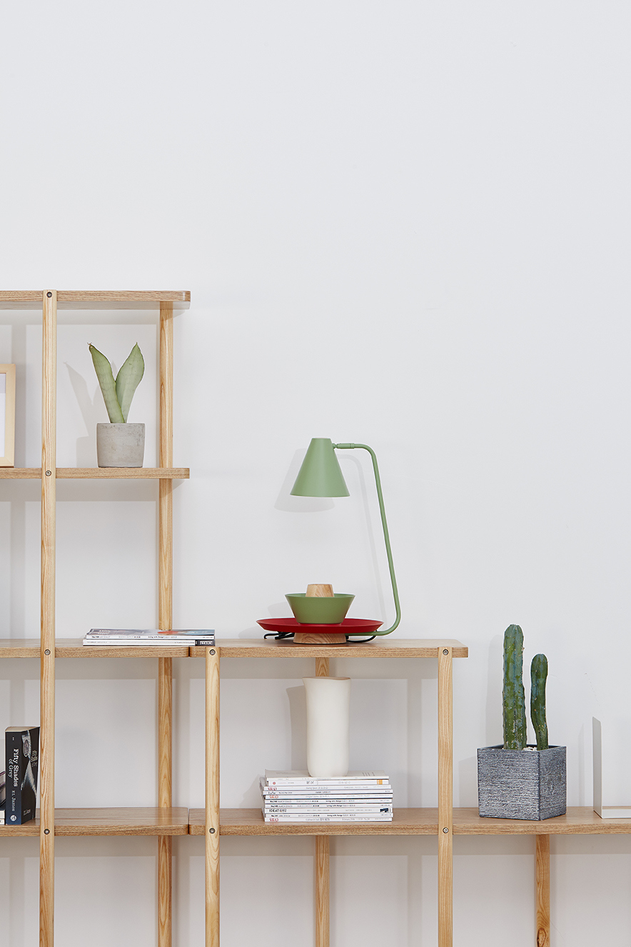 Reprint，industrial design，product design，Desk lamp，comfortable，beautiful，