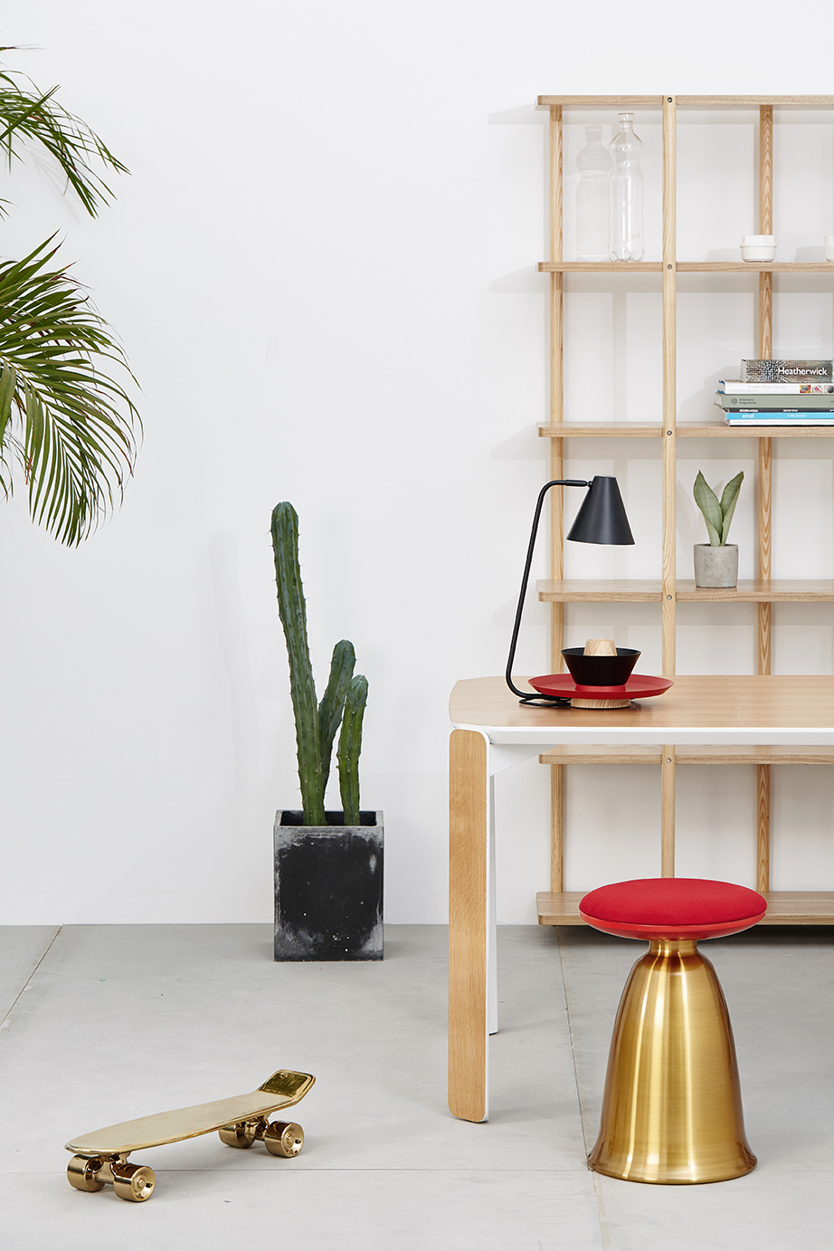 Reprint，industrial design，product design，Desk lamp，comfortable，beautiful，