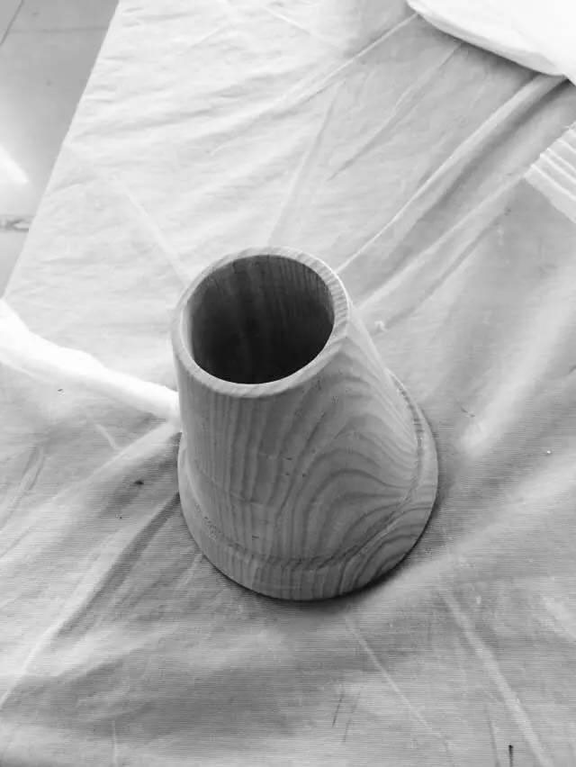 Reprint，industrial design，product design，Desk lamp，comfortable，beautiful，