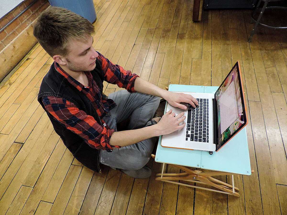 The computer table，Simplicity，move，Office Supplies，