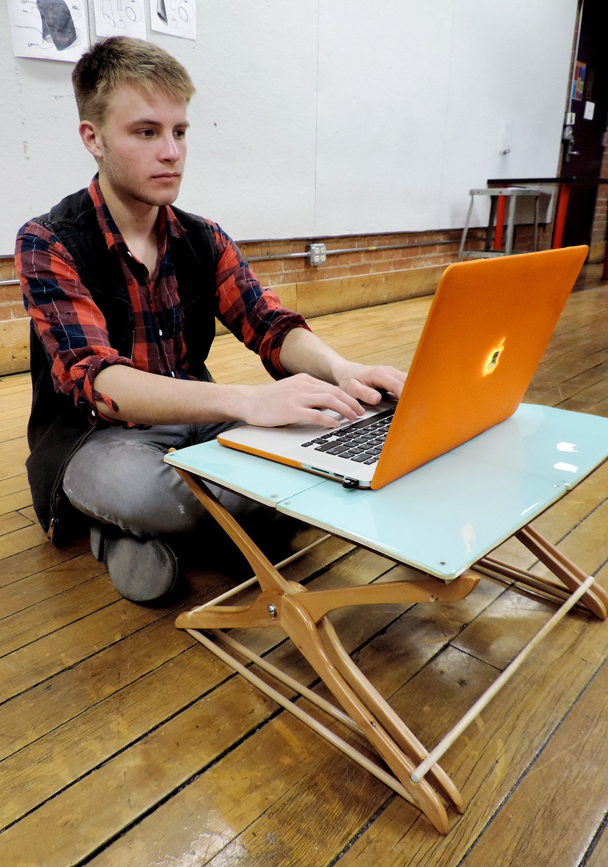 The computer table，Simplicity，move，Office Supplies，