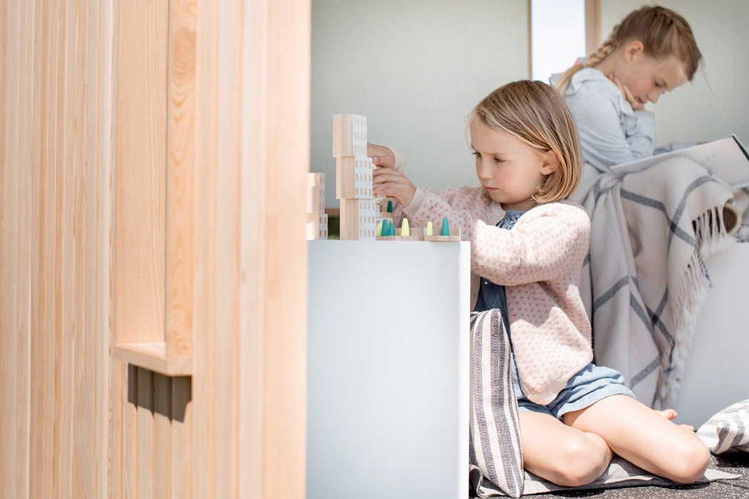 Natural environmental protection，Handmade，Sustainable design，Wooden house，children，