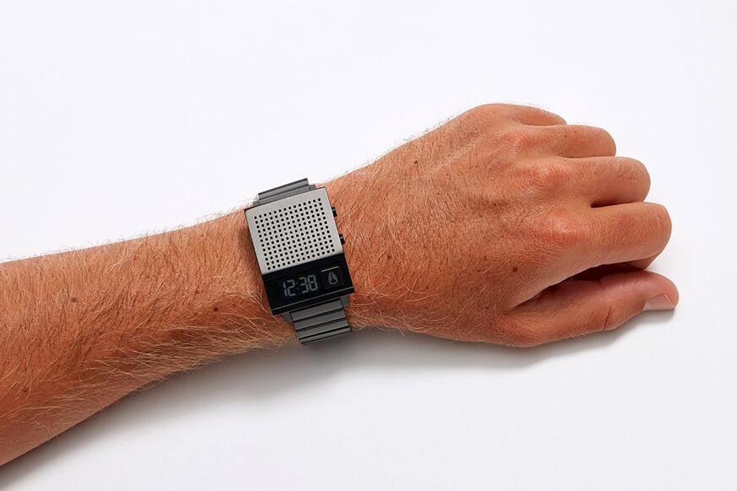 Wrist watch，originality，personality，fashionable，Retro，answering machine，