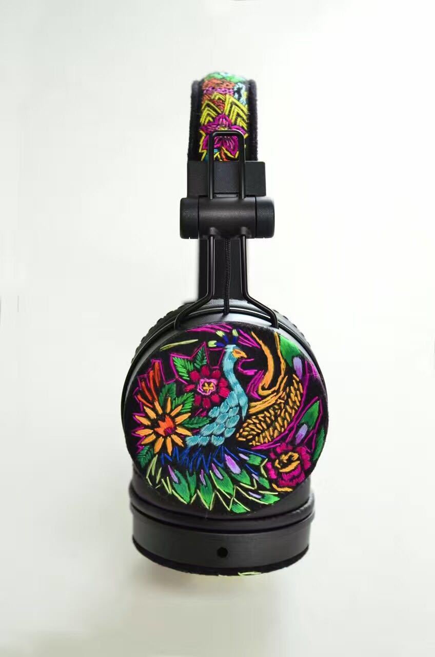 witch，headset，Witch headset，headset，Big earphone，Embroidery，manual，Ren Feng，