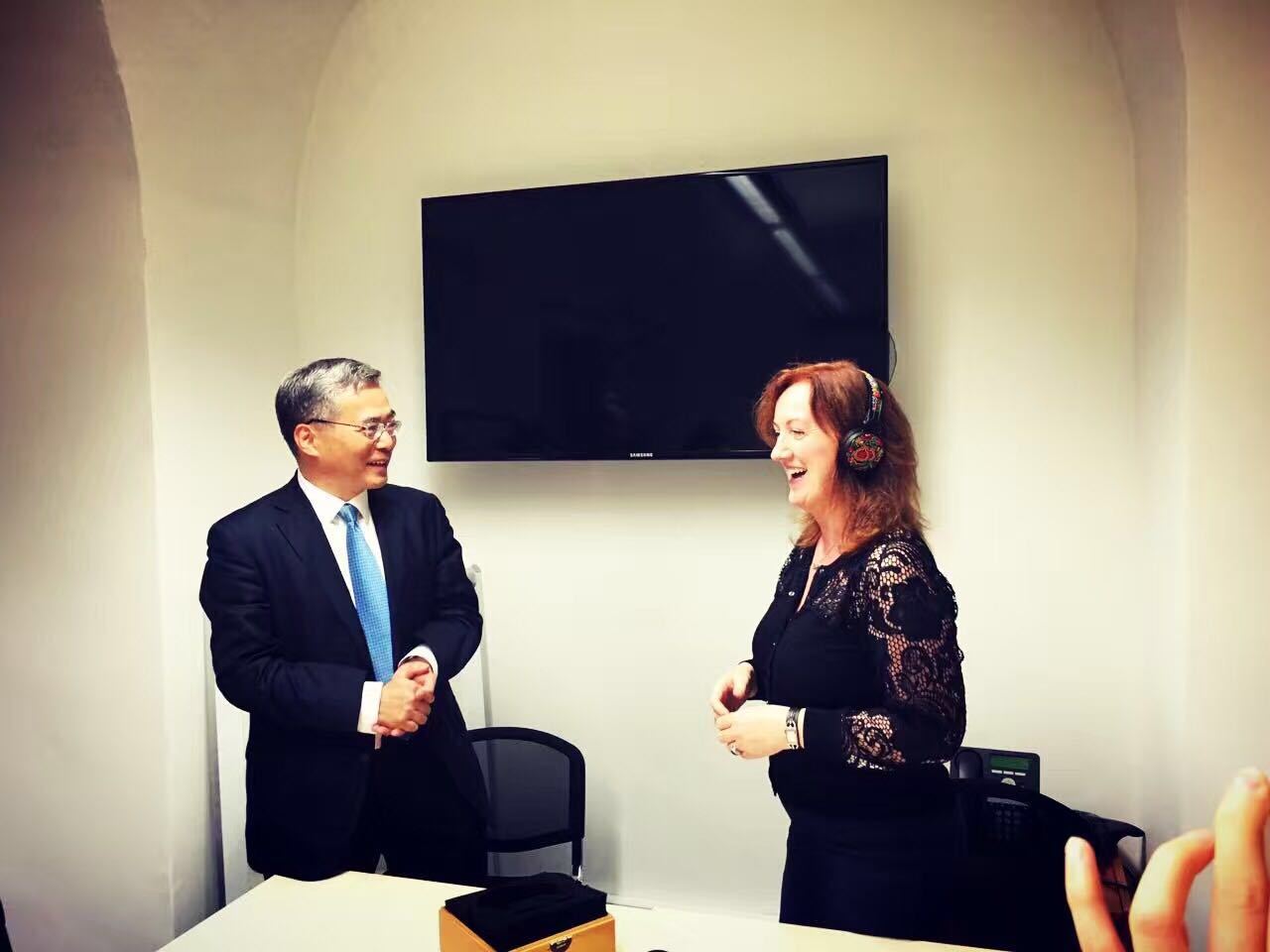 witch，headset，Witch headset，headset，Big earphone，Embroidery，manual，Ren Feng，