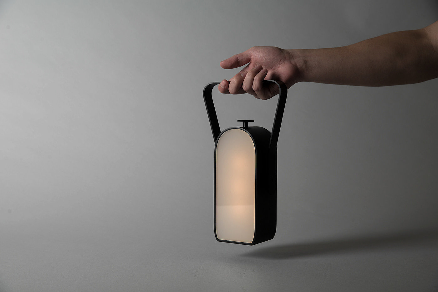 Blair McIntosh，lantern，lighting，