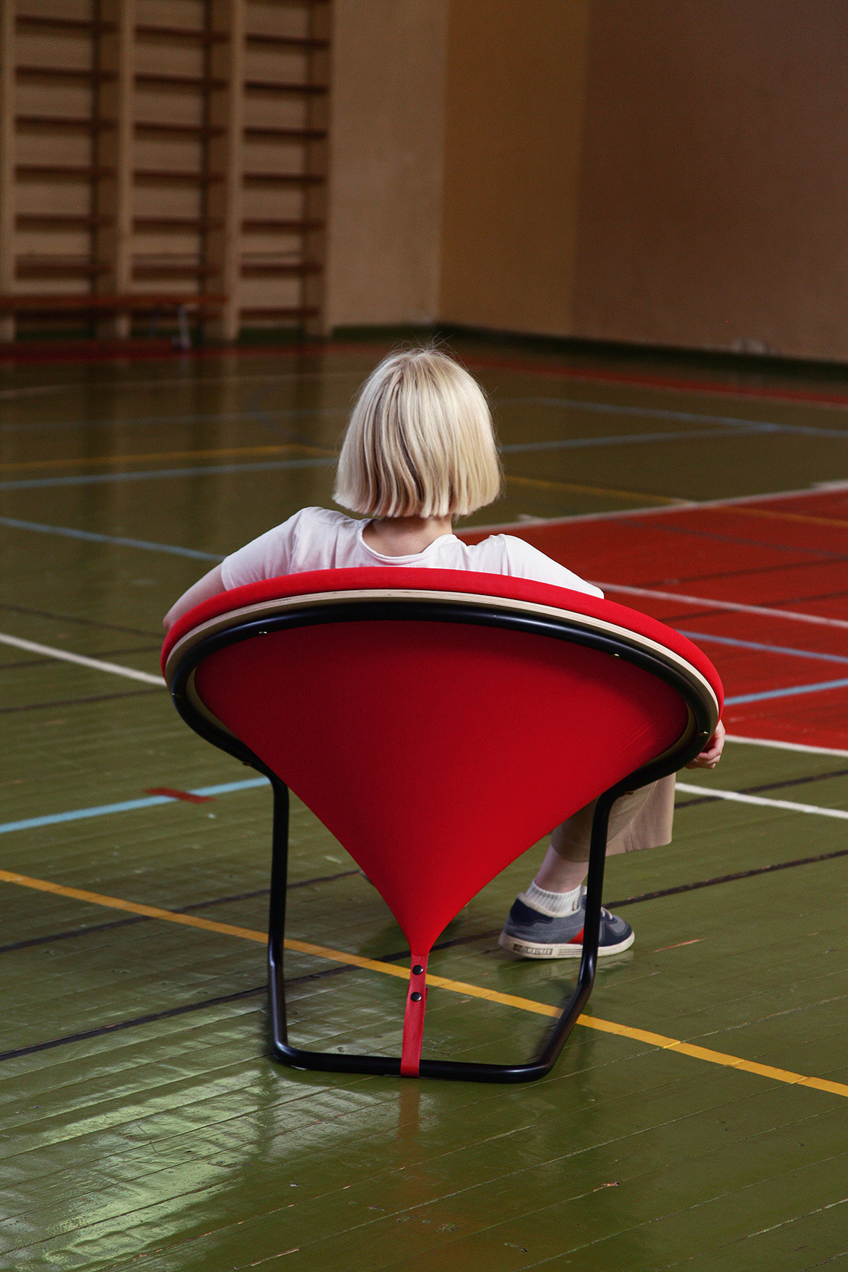 gules，chair，red dot，RED DOT，Armchair，Gautė Žilytė，Metal，