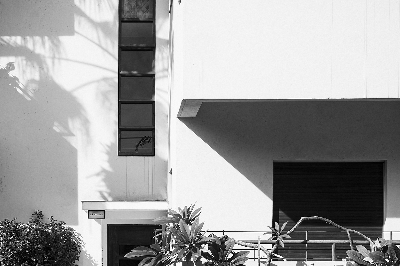 Black and White，Minimalism，Architectural design，Tel Aviv ，Bauhaus style，