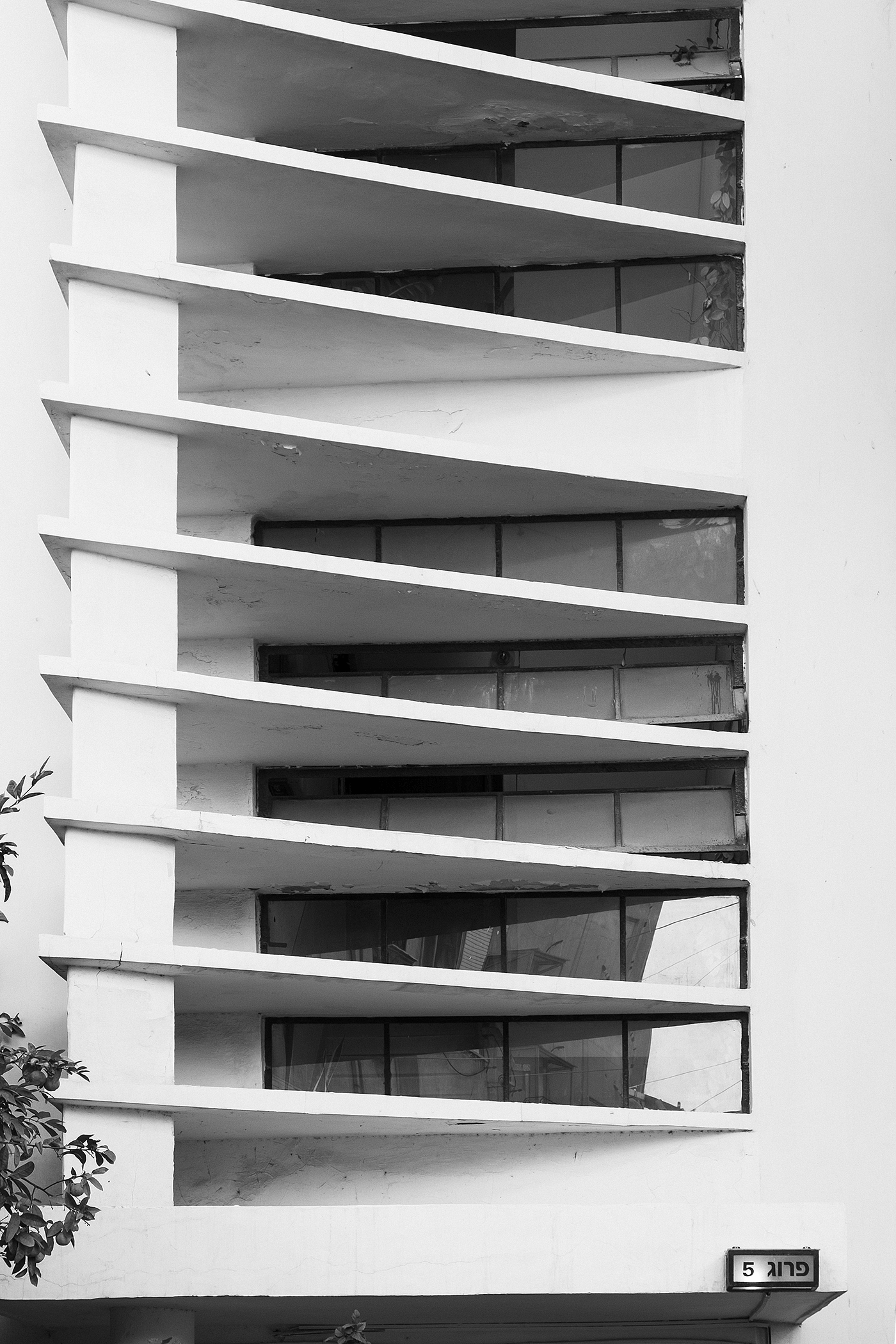 Black and White，Minimalism，Architectural design，Tel Aviv ，Bauhaus style，