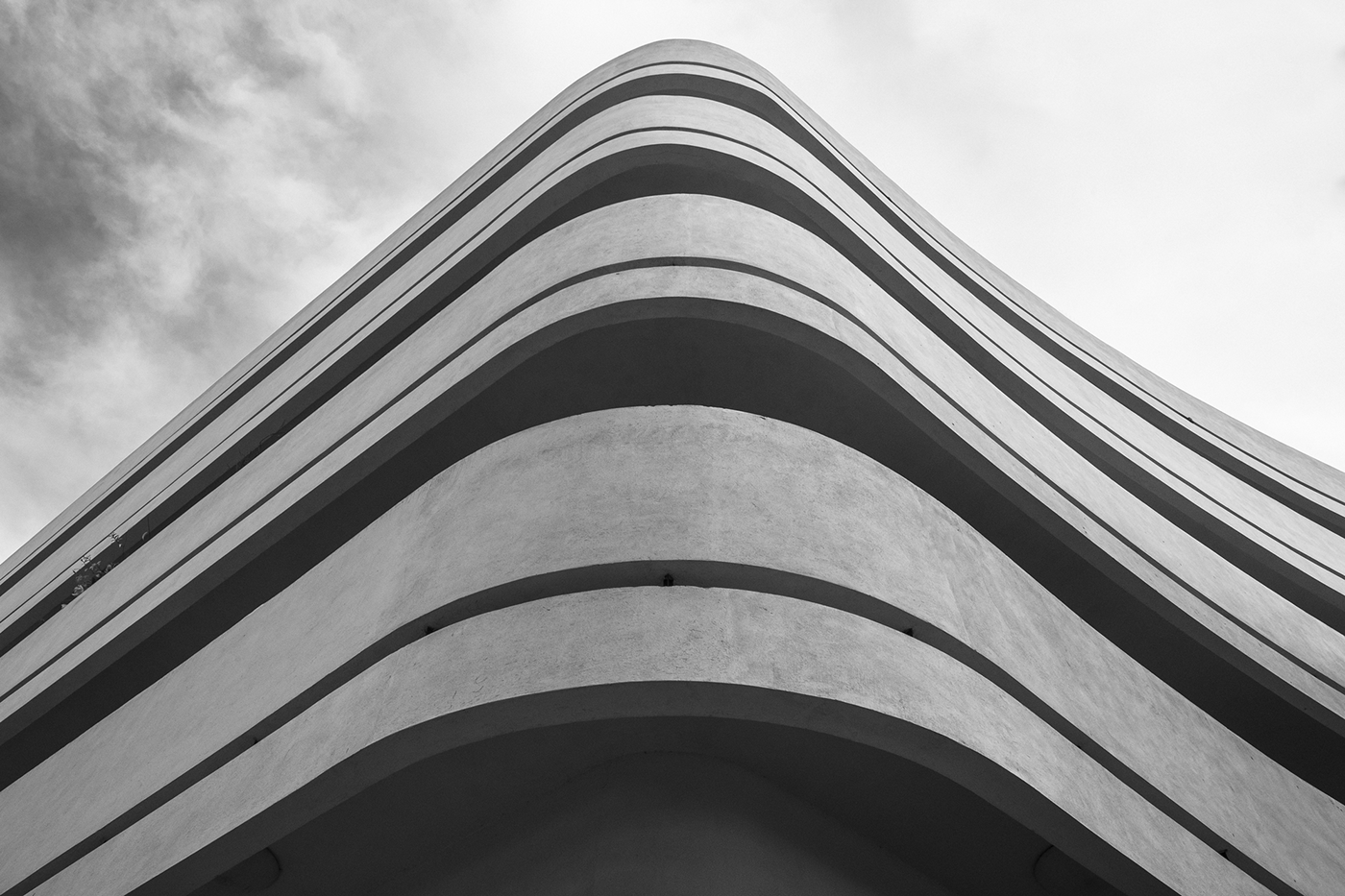 Black and White，Minimalism，Architectural design，Tel Aviv ，Bauhaus style，