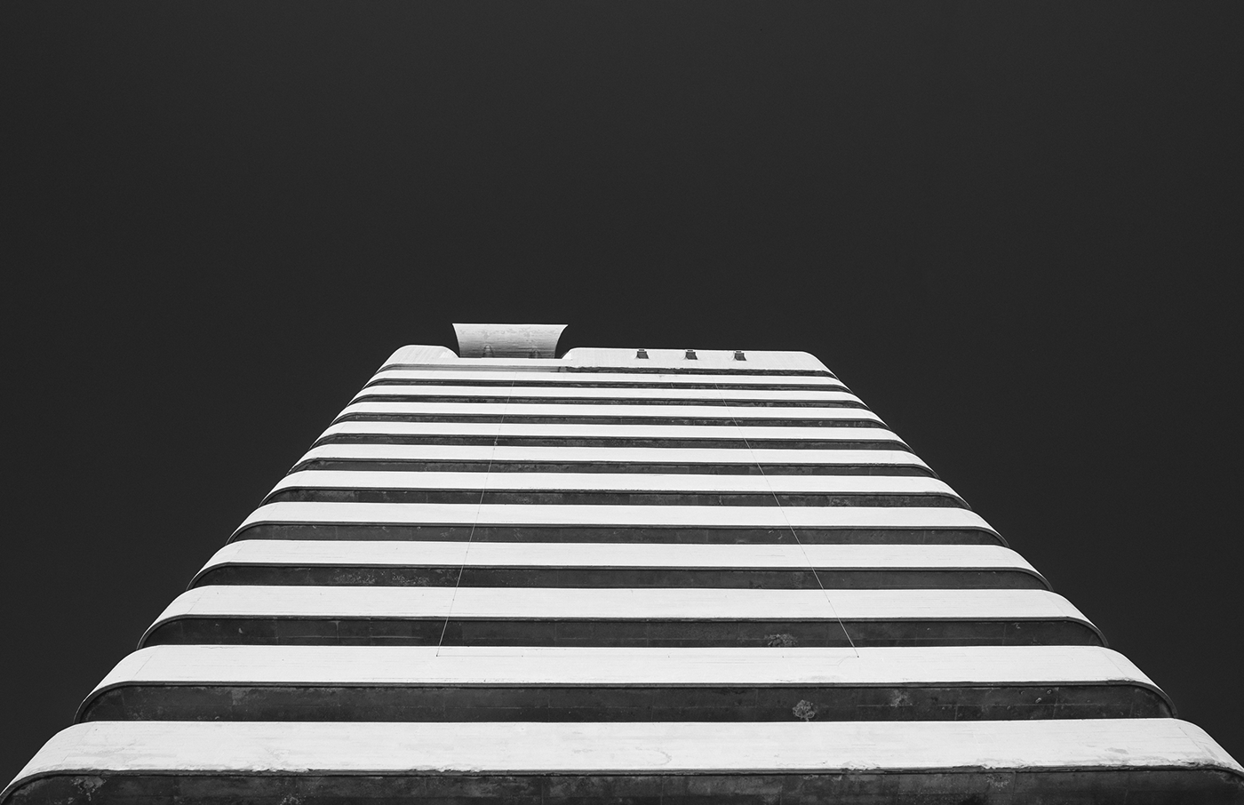 Black and White，Minimalism，Architectural design，Tel Aviv ，Bauhaus style，