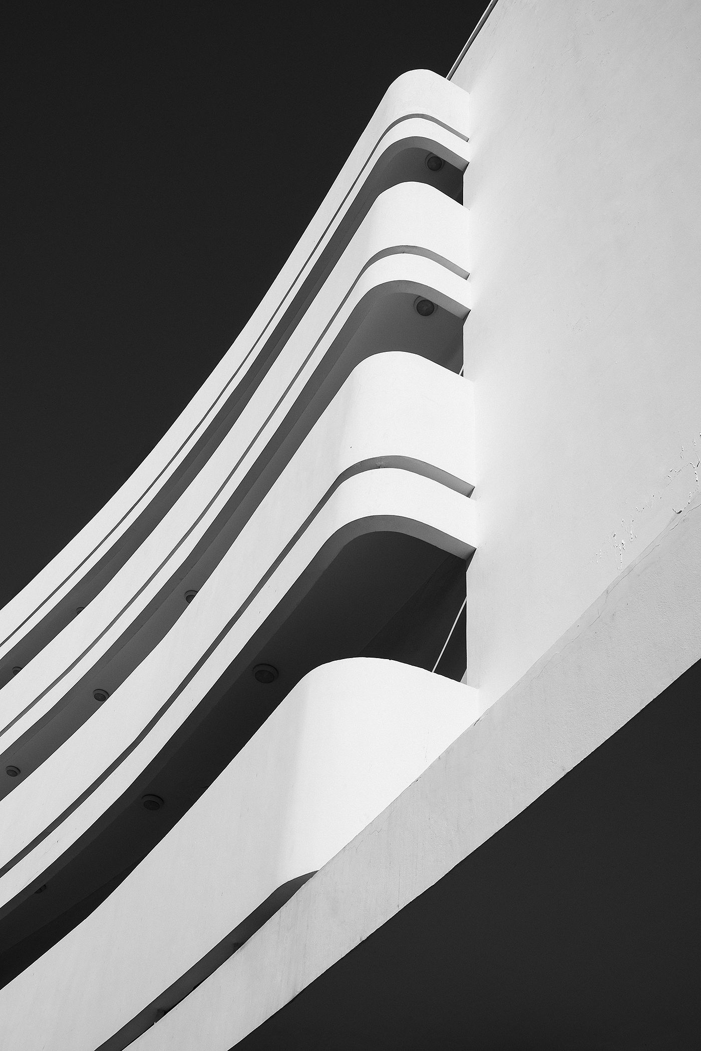 Black and White，Minimalism，Architectural design，Tel Aviv ，Bauhaus style，