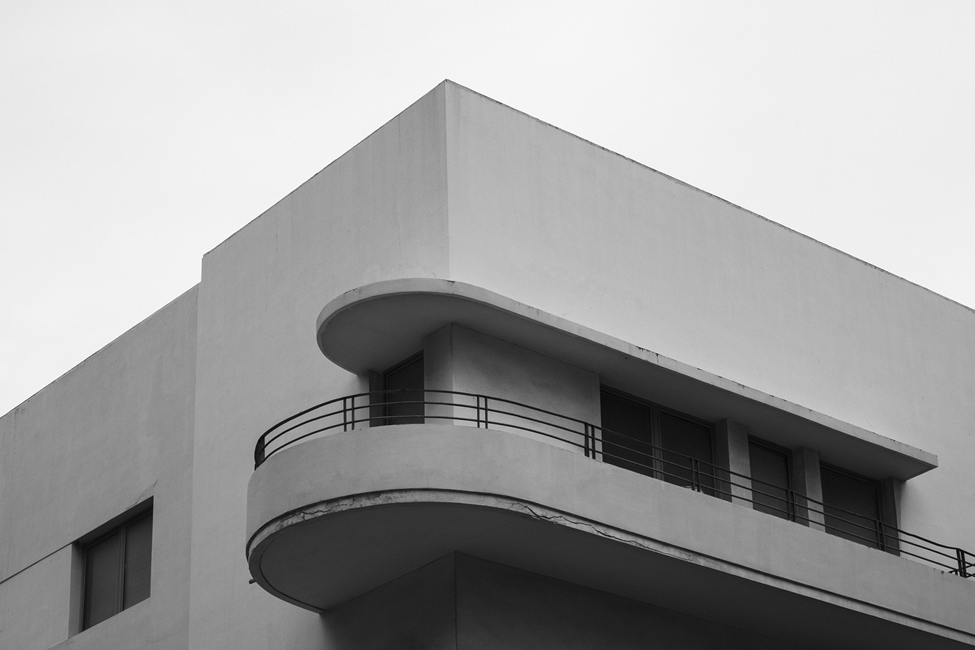 Black and White，Minimalism，Architectural design，Tel Aviv ，Bauhaus style，