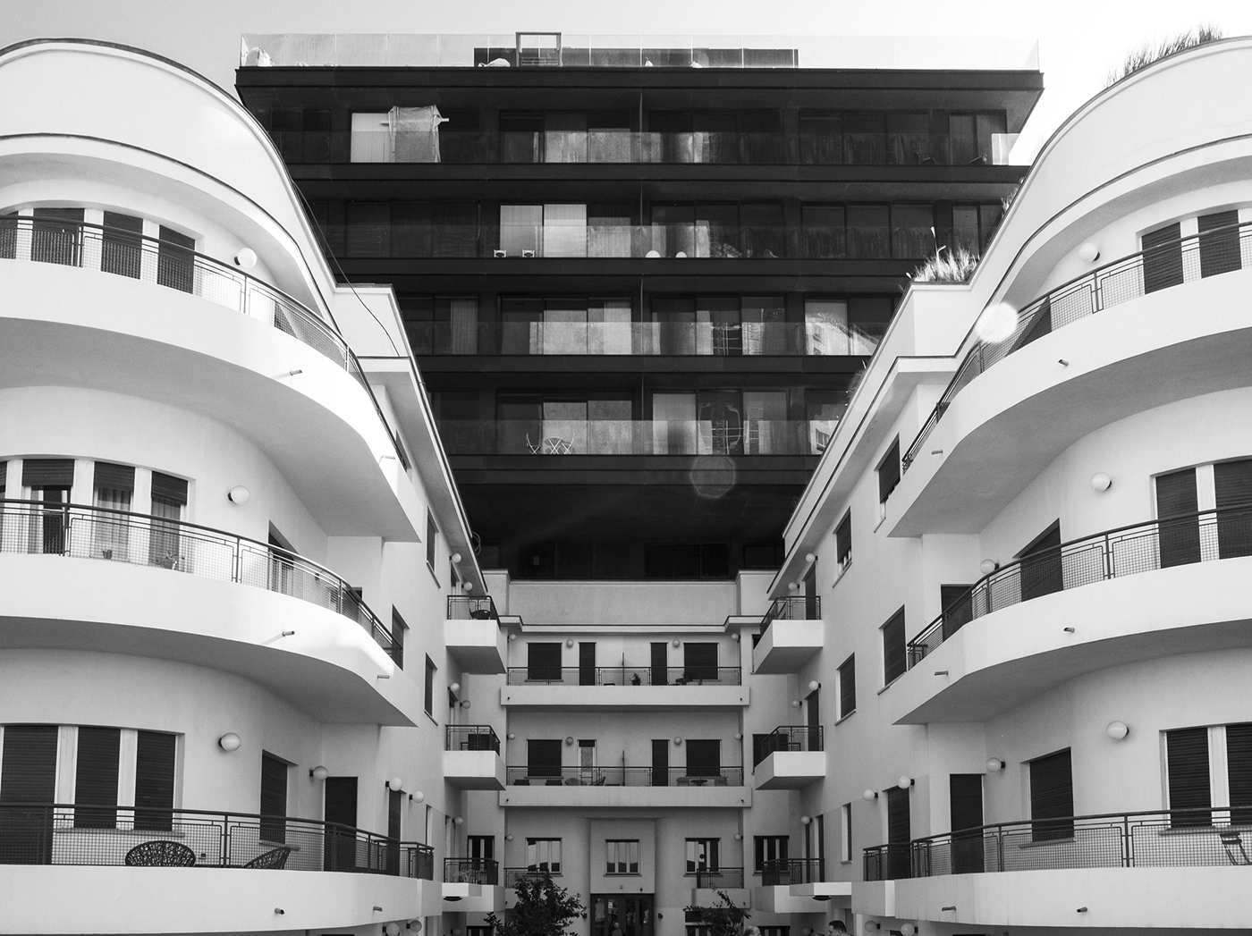 Black and White，Minimalism，Architectural design，Tel Aviv ，Bauhaus style，