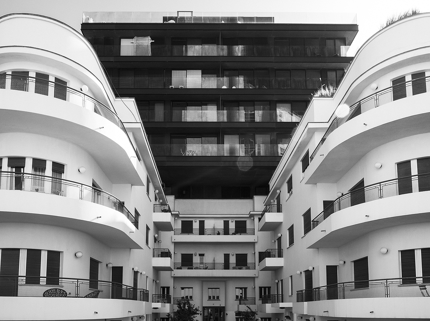 Black and White，Minimalism，Architectural design，Tel Aviv ，Bauhaus style，