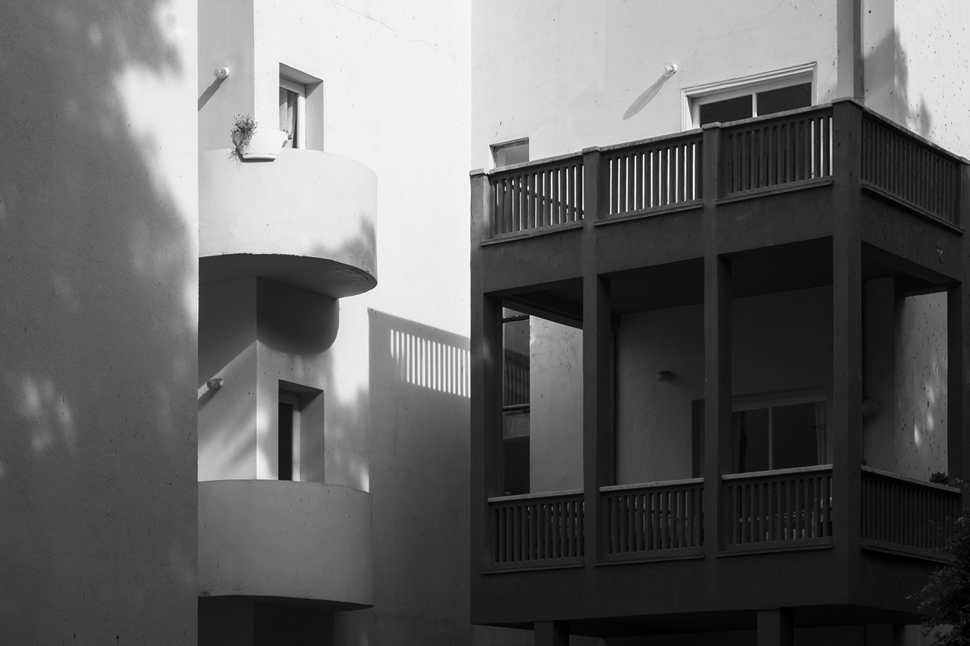 Black and White，Minimalism，Architectural design，Tel Aviv ，Bauhaus style，
